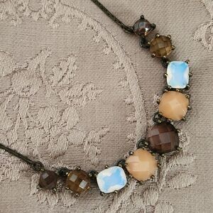 Vtg Avon Neutral Tones and Opalescent Stones Necklace